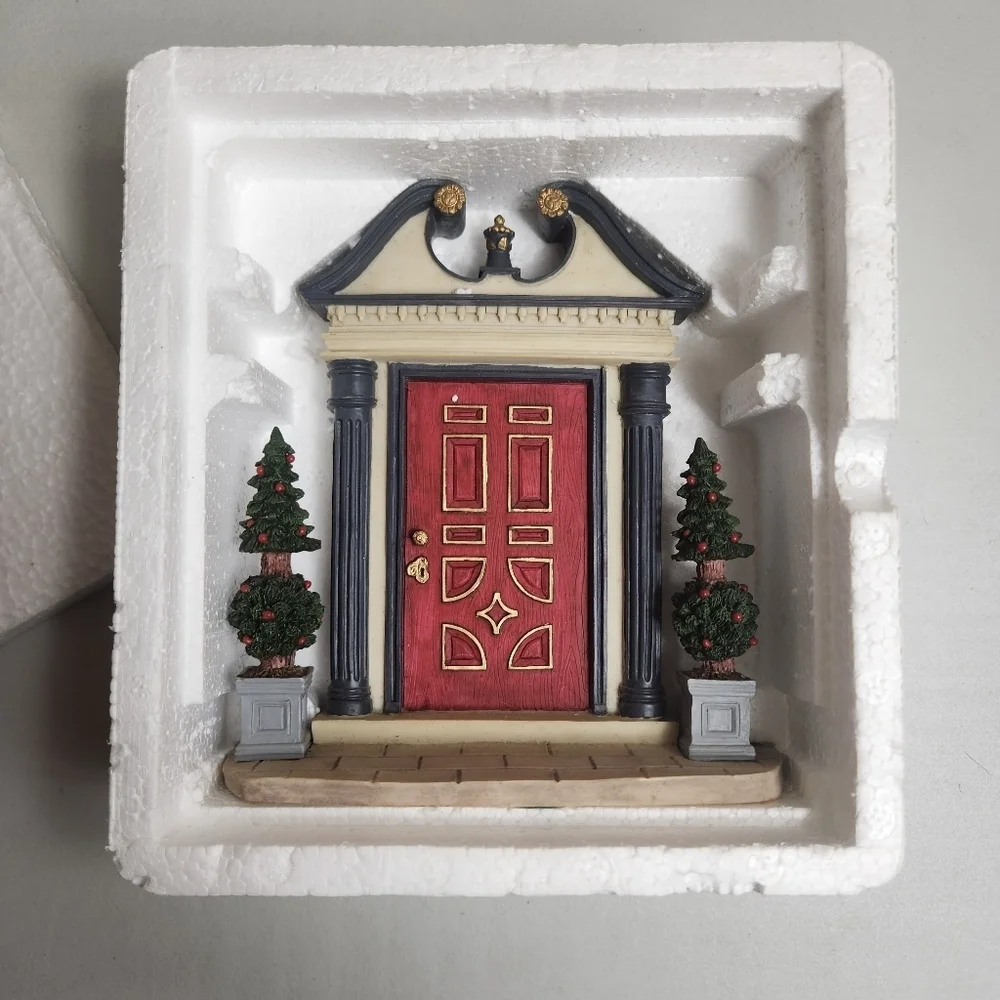 LEMAX VTG 1997 Christmas Village Memory Makers Colonial Red Door Boxed #77068